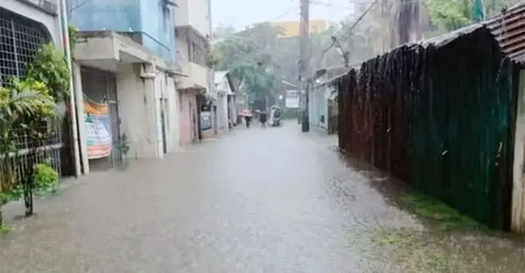 তিন বিভাগে অতিভারী বর্ষণের আভাস