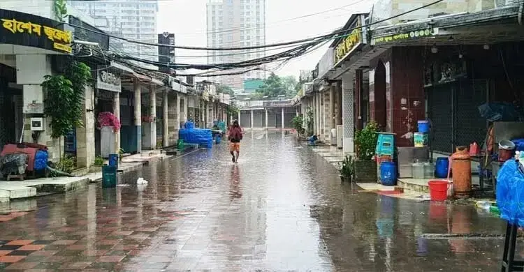 ঢাকায় সন্ধ্যার মধ্যে হালকা বৃষ্টি হতে পারে