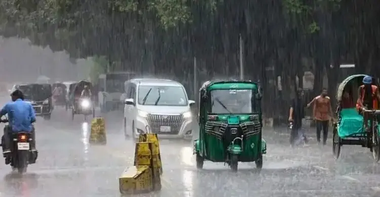 আগামী দুদিন মাঝারি থেকে ভারী বর্ষণের আভাস