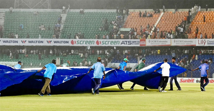 বৃষ্টিতে বন্ধ খেলা