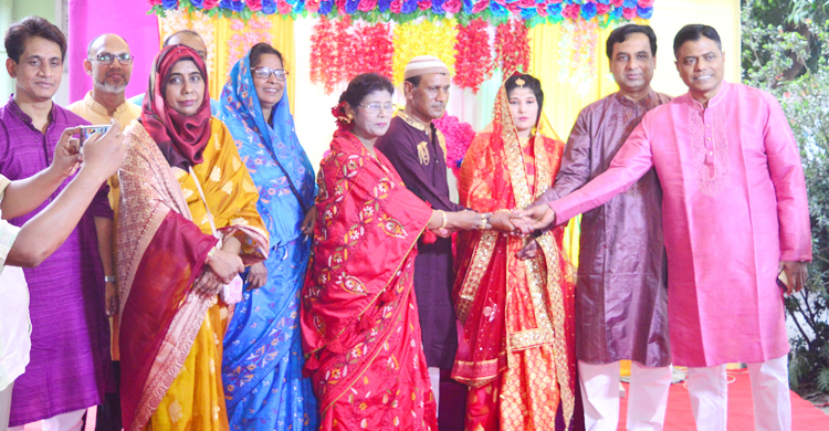 অভিভাবকহীন লাভলীর ধুমধাম বিয়ে