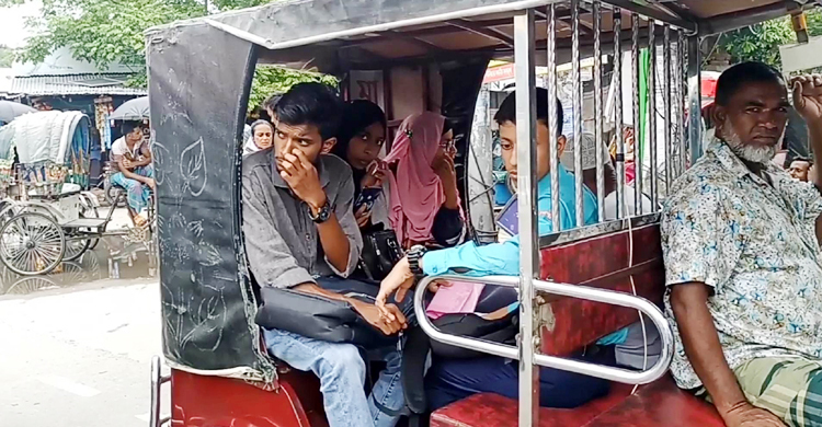 আজও রাজবাড়ীর সব রুটে বাস চলাচল বন্ধ