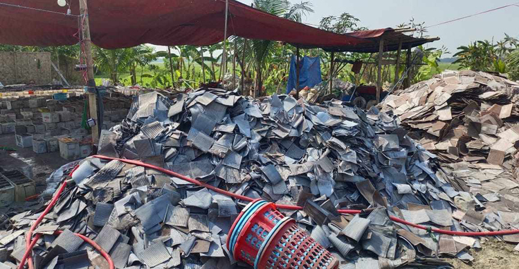 ব্যাটারি জ্বালিয়ে সিসা তৈরি, কারখানা মালিকের জরিমানা