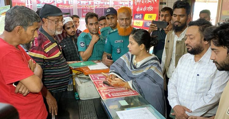রাজশাহীতে অতিরিক্ত ভাড়া রোধে বিআরটিএর অভিযান