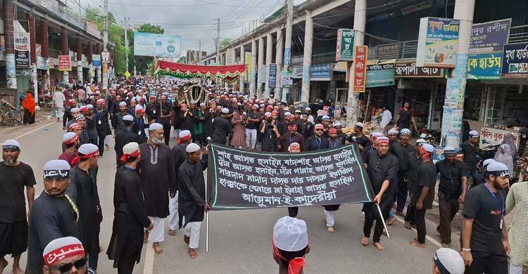 হাজারো মানুষের অংশগ্রহণে রাজবাড়ীতে তাজিয়া মিছিল