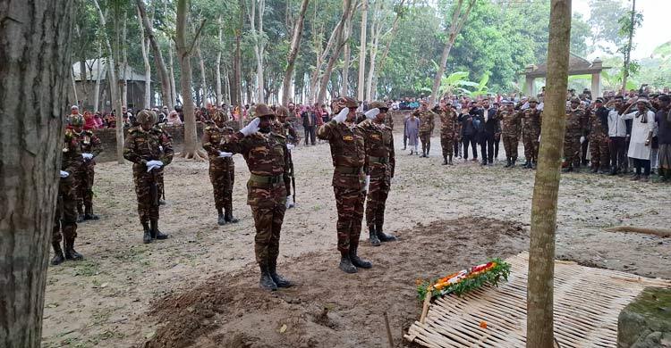 শান্তিরক্ষা মিশনে নিহত রাজবাড়ীর শামীম রেজার দাফন সম্পন্ন