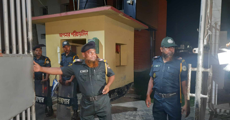 রাত ১০টা ১ মিনিটে দুই আসামির ফাঁসি