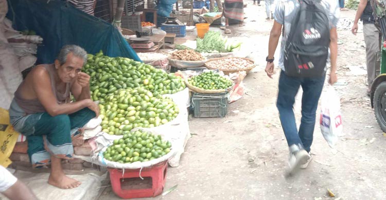 রাজশাহীতে বেড়েছে ডিমের দাম, কমেছে চাল ও সবজির