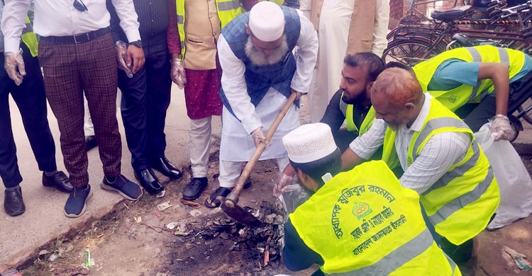 জামায়াতে ইসলামীকে দেশের জনগণ তাদের মনে স্থান দিয়েছে বলে মন্তব্য করেছেন দলটির নায়েবে আমির ও সাবেক এমপি অধ্যাপক মুজিবুর রহমান