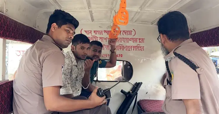জুলাই নিয়ে ‘কুরুচিপূর্ণ’ মন্তব্য, ছাত্রলীগকর্মী গ্রেফতার