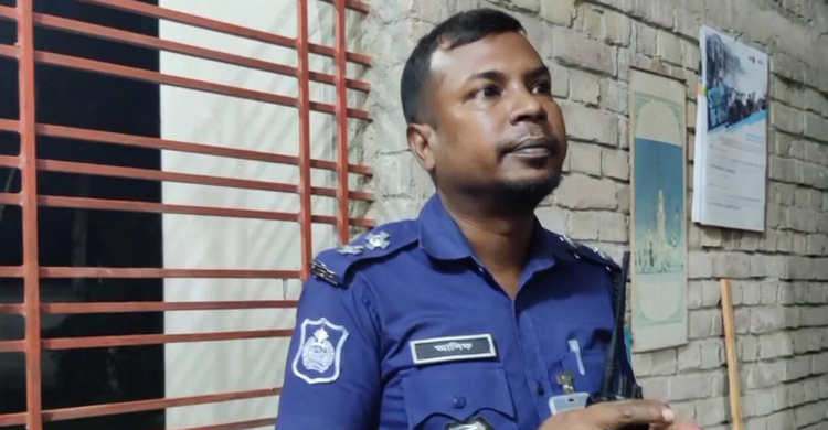 ইয়াবা দিয়ে ফাঁসানোর চেষ্টা, পরে বাসায় গিয়ে ক্ষমা চাইলেন এসআই