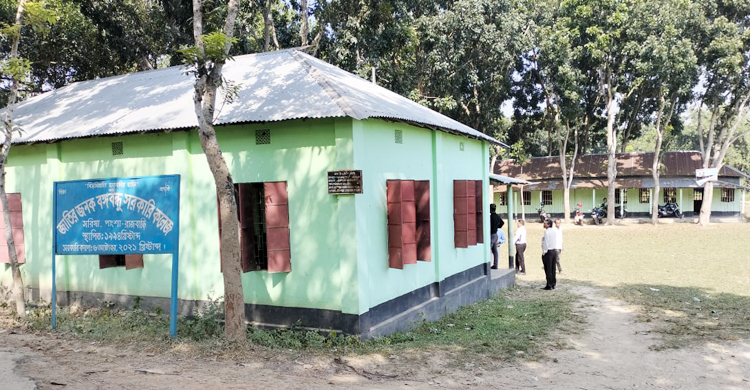 ৭৫ পরীক্ষার্থীর মধ্যে দুজন পাস, একজন পেলেন জিপিএ-৫