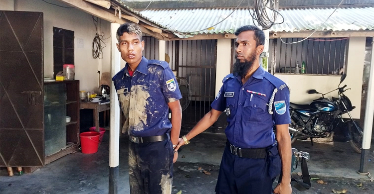 রাজবাড়ীতে ভুয়া পু‌লিশ সদস্য আটক