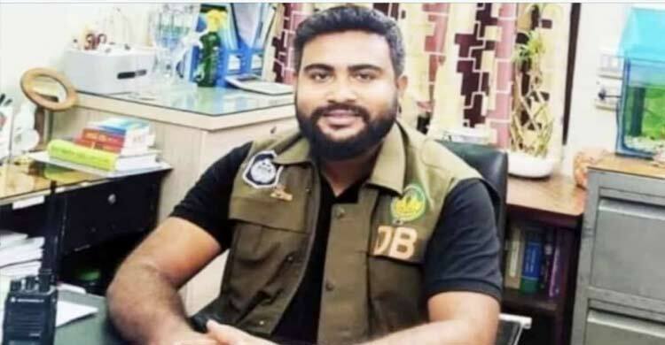 রাজশাহীতে বরখাস্ত এসআইকে গণপিটুনি দিয়ে পুলিশে সোপর্দ