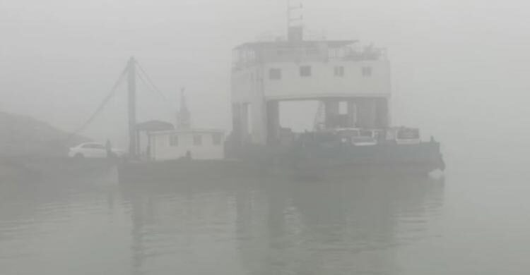 সাড়ে ৯ ঘণ্টা পর দৌলতদিয়া-পাটুরিয়ায় ফেরি চলাচল শুরু