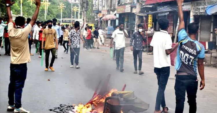শ্রমিক ইউনিয়নের কার্যালয় দখল নিয়ে সংঘর্ষ, ককটেল বিস্ফোরণ-ভাঙচুর