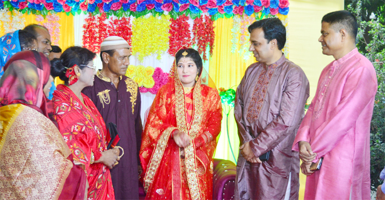 অভিভাবকহীন লাভলীর ধুমধাম বিয়ে