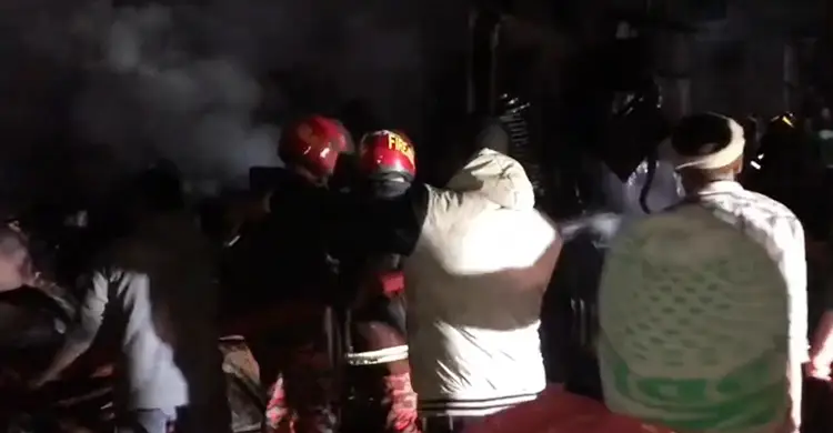 রাজবাড়ীতে বাজারে আগুন, কয়েক কোটি টাকা ক্ষতি দাবি