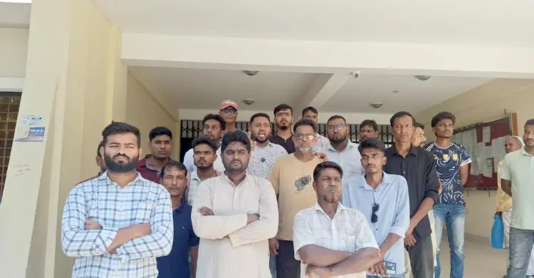 ফ্যামিলি কার্ডের জনবল নিয়োগে ‘রাজনৈতিক চাপ’, বিব্রত ইউএনওরা