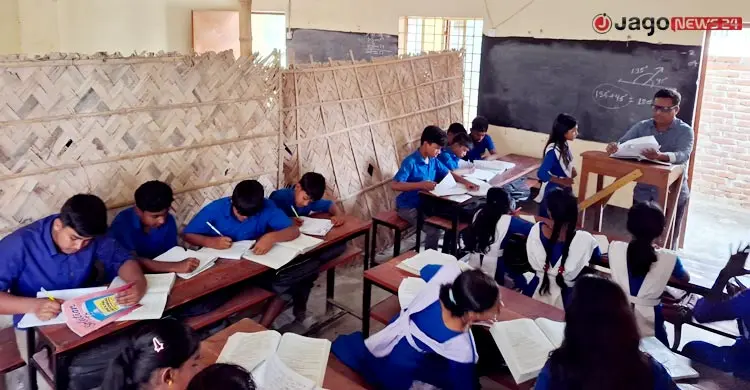 ৩৭ লাখ টাকা ব্যয়ে নির্মিত দ্বিতল ভবনে নেই ওপরে ওঠার সিঁড়ি