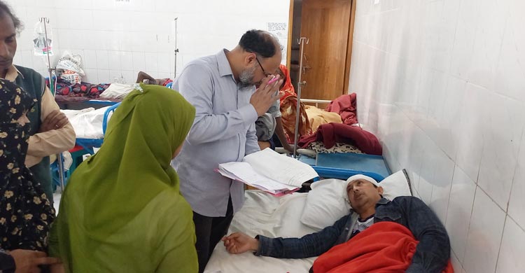 বিএনপির দু’গ্রুপের বাকবিতণ্ডার ভিডিও করায় সাংবাদিকের ওপর হামলা