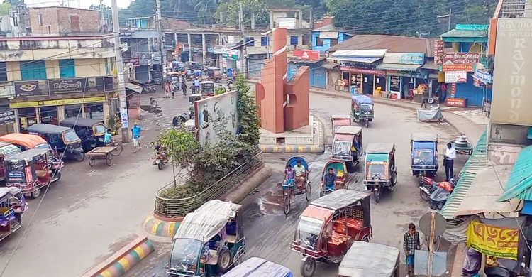 ‘একদল অবরোধ ডাকে আরেক দল পাহারা দেয়, মরে সাধারণ মানুষ’