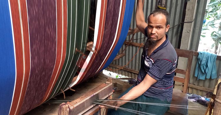 বিলুপ্তির পথে তাঁত শিল্প, পেশা ছাড়ছেন কারিগররা