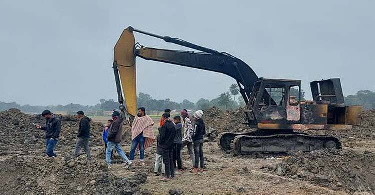 রাতের আঁধারে পুকুর খনন, রাজশাহীতে আবাদি জমি কমেছে ১৬ হাজার হেক্টর