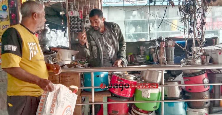 গ্যাস সংকটে বেড়েছে পুরোনো রাইস কুকার-কারি কুকার মেরামত