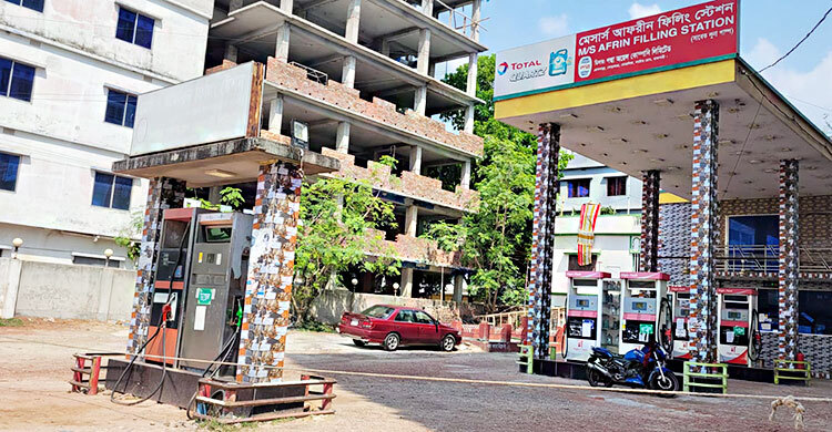 রাজশাহীর পাম্পগুলোতে বিক্রি বন্ধ, বিশৃঙ্খলা এড়াতে সেনা মোতায়েনের দাবি