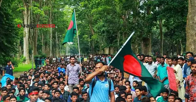 রাজশাহীর মেসগুলোতে চিরুনি অভিযান, আতঙ্কে রাত কাটান শিক্ষার্থীরা