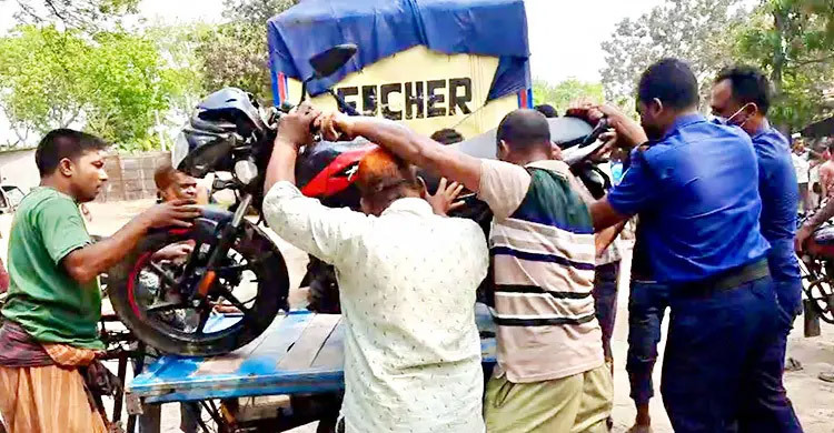 Father, son die as truck hits motorbike in Rajshahi