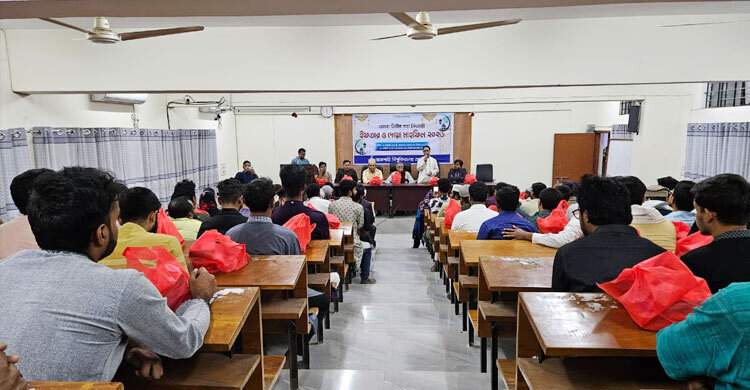 রাবি প্রেস ক্লাবের আয়োজনে ইফতার মাহফিল অনুষ্ঠিত