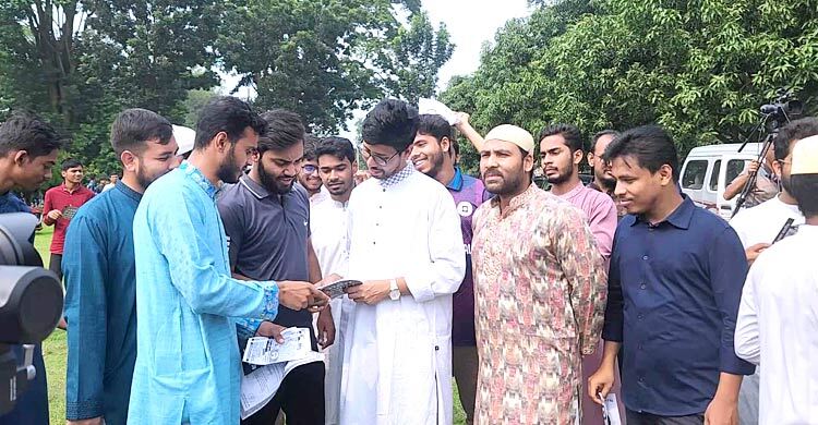 ছুটির দিনেও জমজমাট রাকসুর প্রচারণা