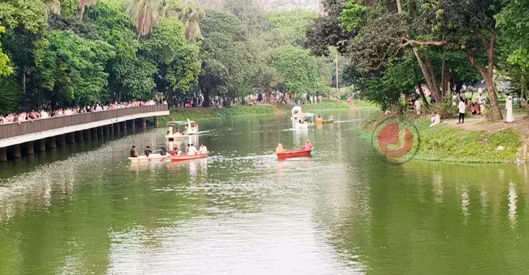 বিনোদনপিপাসু ঢাকাবাসীর ভরসার নাম রমনা পার্ক