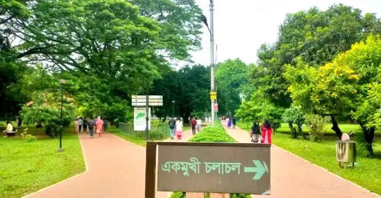 বায়ুদূষণে শীর্ষে আজ লাহোর, ঢাকার মান সহনীয়