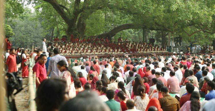 Chhayanaut welcomes Pahela Baishakh at Ramna Batamul
