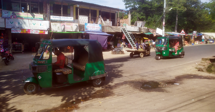 রাঙ্গামাটি থেকে ছাড়েনি দূরপাল্লার বাস, নৌযান চলাচল স্বাভাবিক