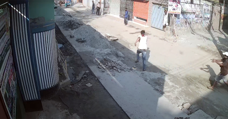 র‌্যাবের অভিযান টের পেয়ে সন্ত্রাসী জাহিদের গুলি, নারী গুলিবিদ্ধ