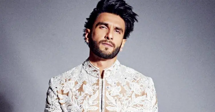 কোটি টাকার দাবিতে রণবীর সিংকে হুমকি