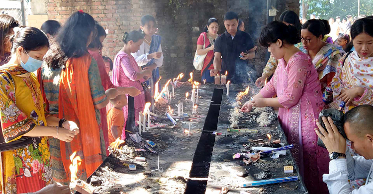 প্রবারণা পূর্ণিমায় রাজবন বিহারে পুণ্যার্থীর ঢল