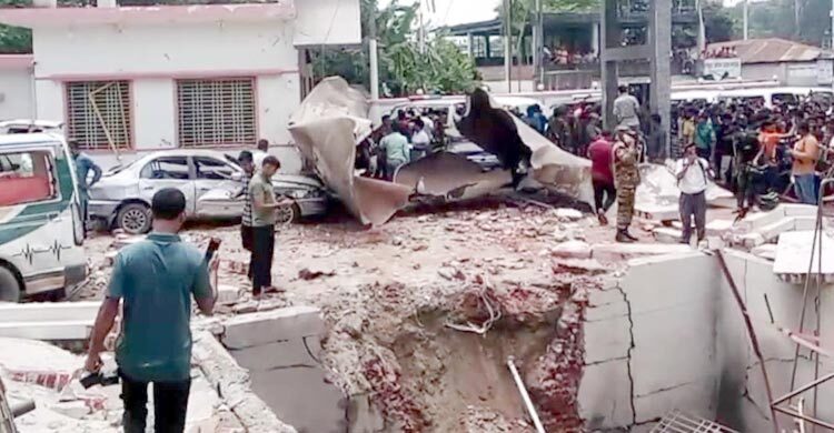 রংপুরে ফিলিং স্টেশনে বিস্ফোরণে নিহত ১, আহত ২০