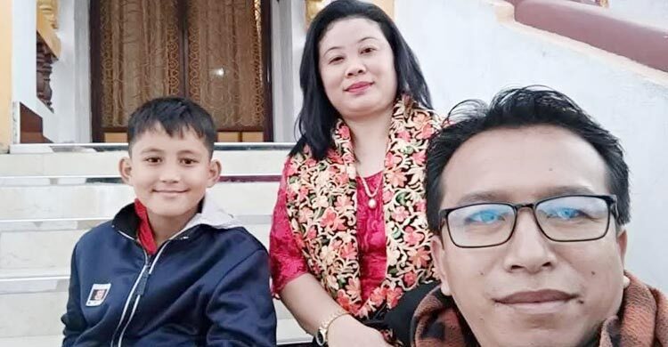একমাত্র সন্তান উক্য সাইনকে হারিয়ে পাগলপ্রায় শিক্ষক বাবা-মা