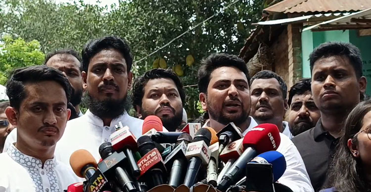 আবু সাঈদের কবর জিয়ারত করে এনসিপির জুলাই পদযাত্রা শুরু