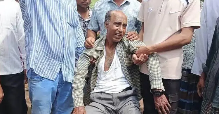 সুদের ব্যবসায় দ্বন্দ্ব, মাদরাসা শিক্ষককে তুলে নিয়ে পেটালেন আ’লীগ নেতা