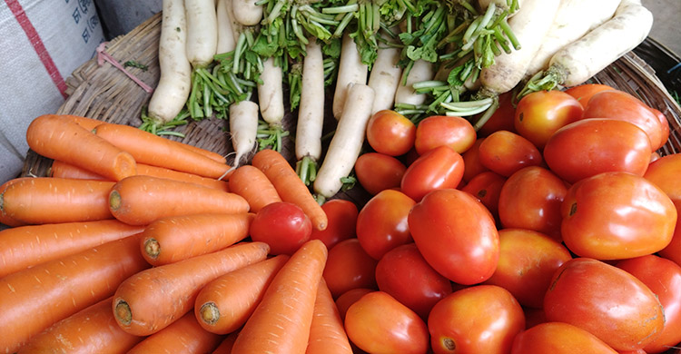 রংপুরে বেড়েছে ডিম-কাঁচামরিচের দাম