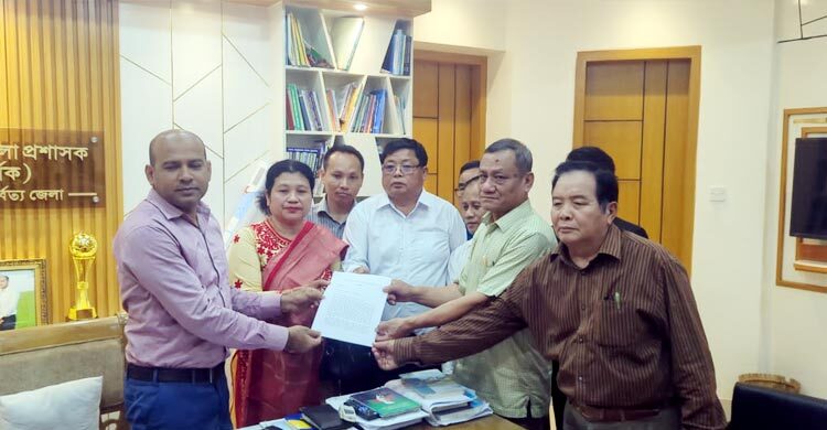 রাঙ্গামাটিতে পার্বত্য প্রতিমন্ত্রীকে প্রত্যাহারের দাবিতে স্মারকলিপি