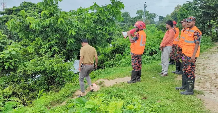 আশ্রয়কেন্দ্রে ছুটছেন পাহাড়ি বাসিন্দারা
