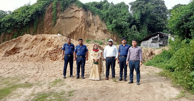 বেতবুনিয়ায় পাহাড় কাটার দায়ে ৫০ হাজার টাকা জরিমানা