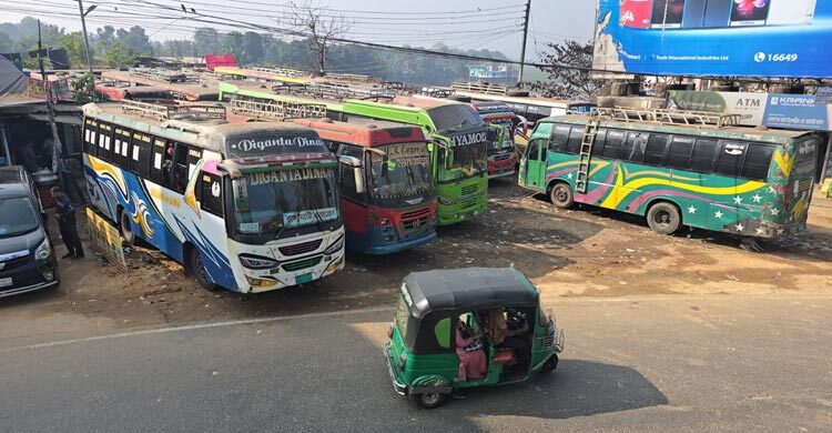 ১২ ঘণ্টা পর রাঙ্গামাটির সঙ্গে সারা দেশের বাস চলাচল স্বাভাবিক